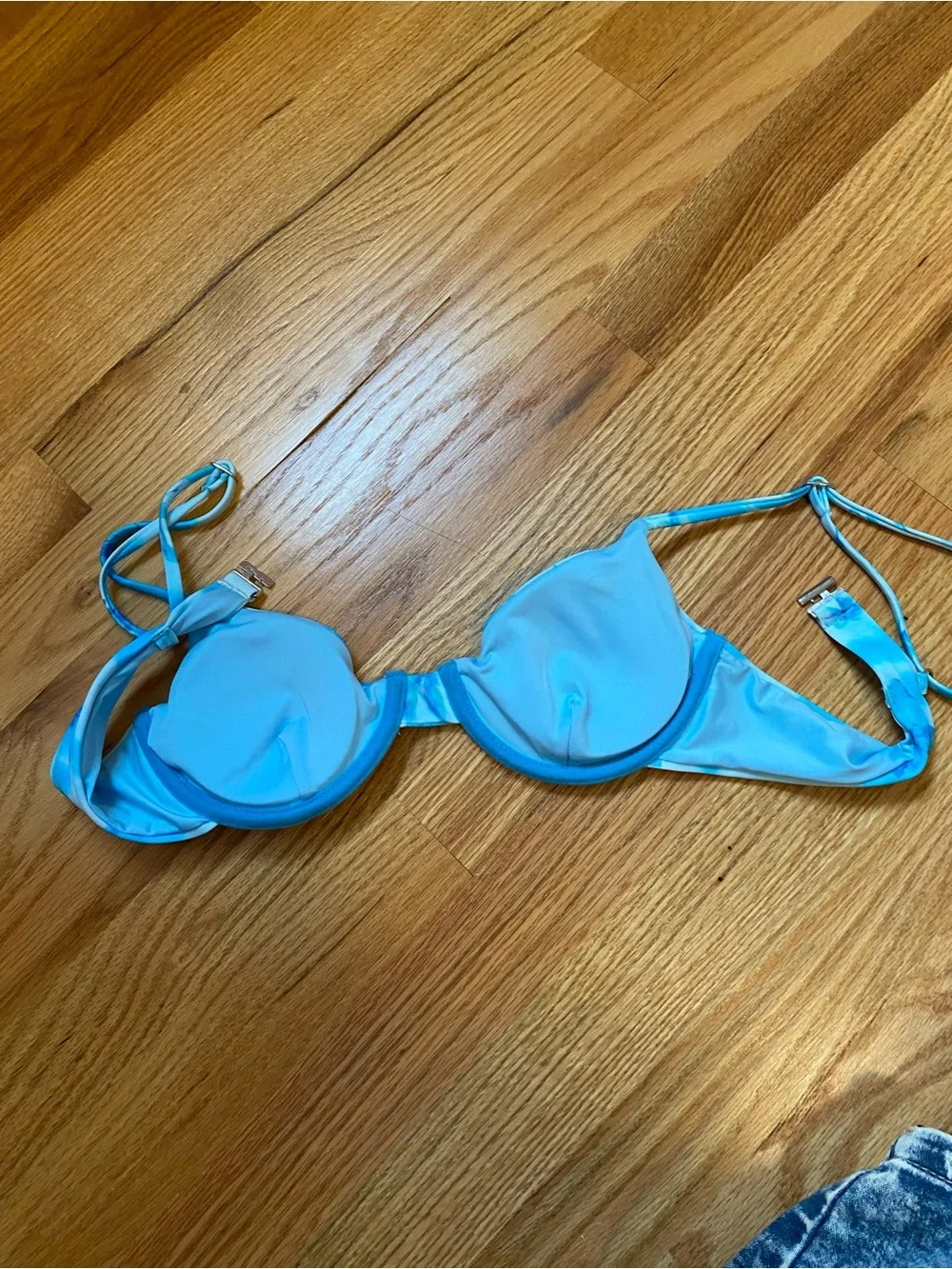 Princess Polly bright turquoise